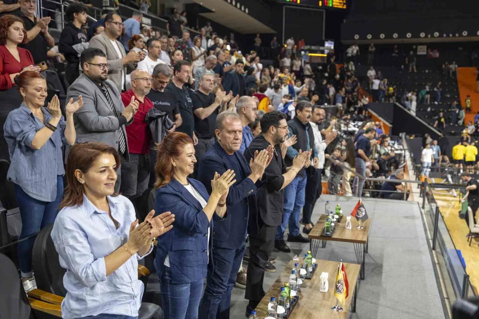 Mersin Büyükşehir Belediye Başkanı Vahap Seçer ile eşi Meral Seçer,