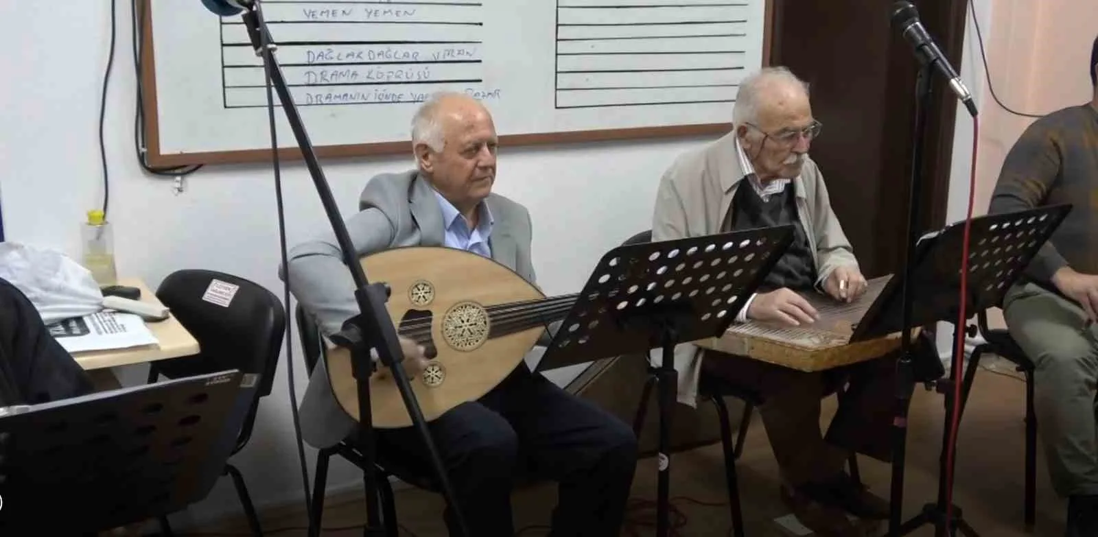 Isparta’ya 1923 yılında Selanik’ten göç eden mübadillerin torunları, kültürlerini müzikle