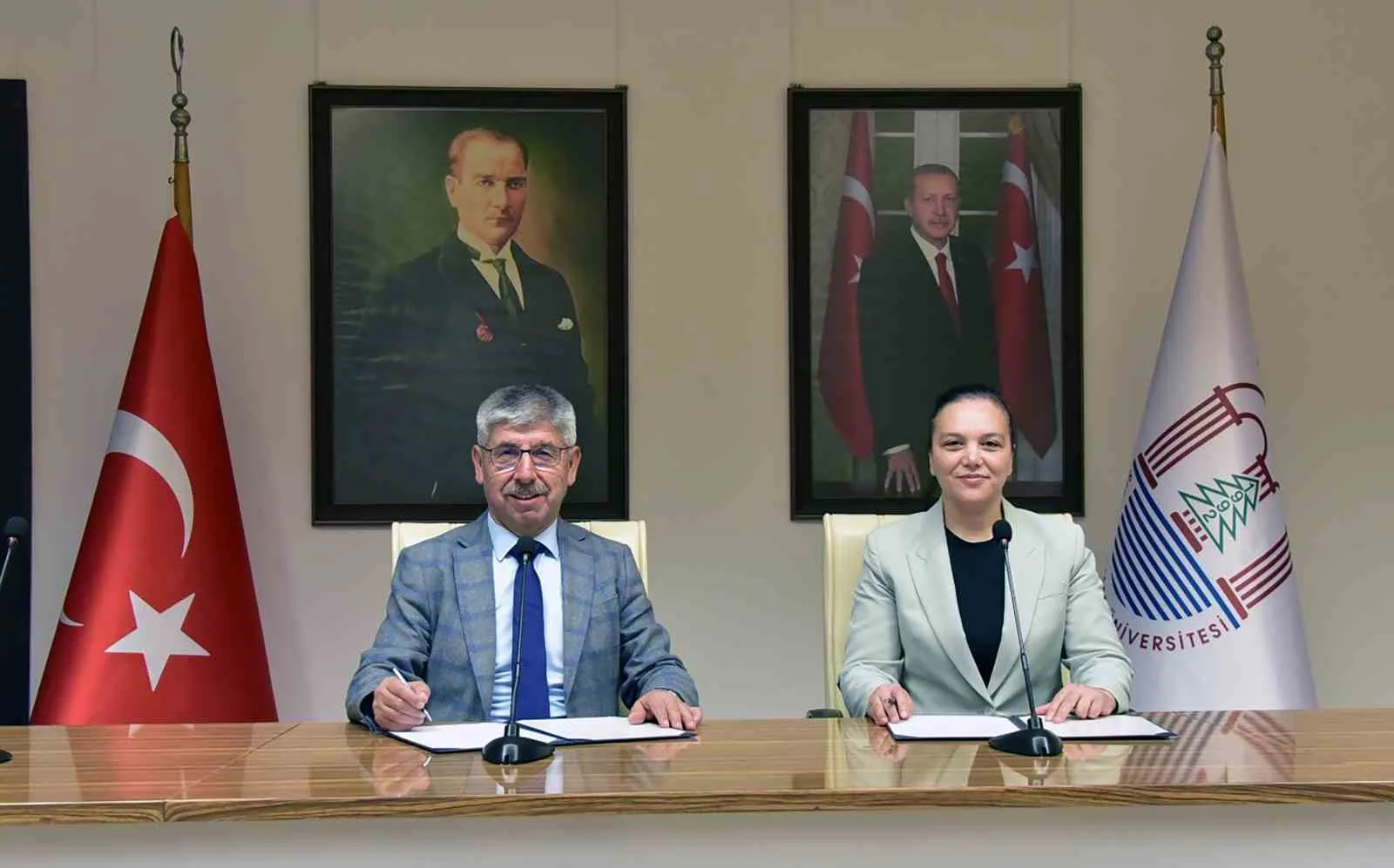 Öğrencilerin mesleki gelişimlerini desteklemeyi, geleceğe ilk adımlarını atmalarını sağlamayı ve