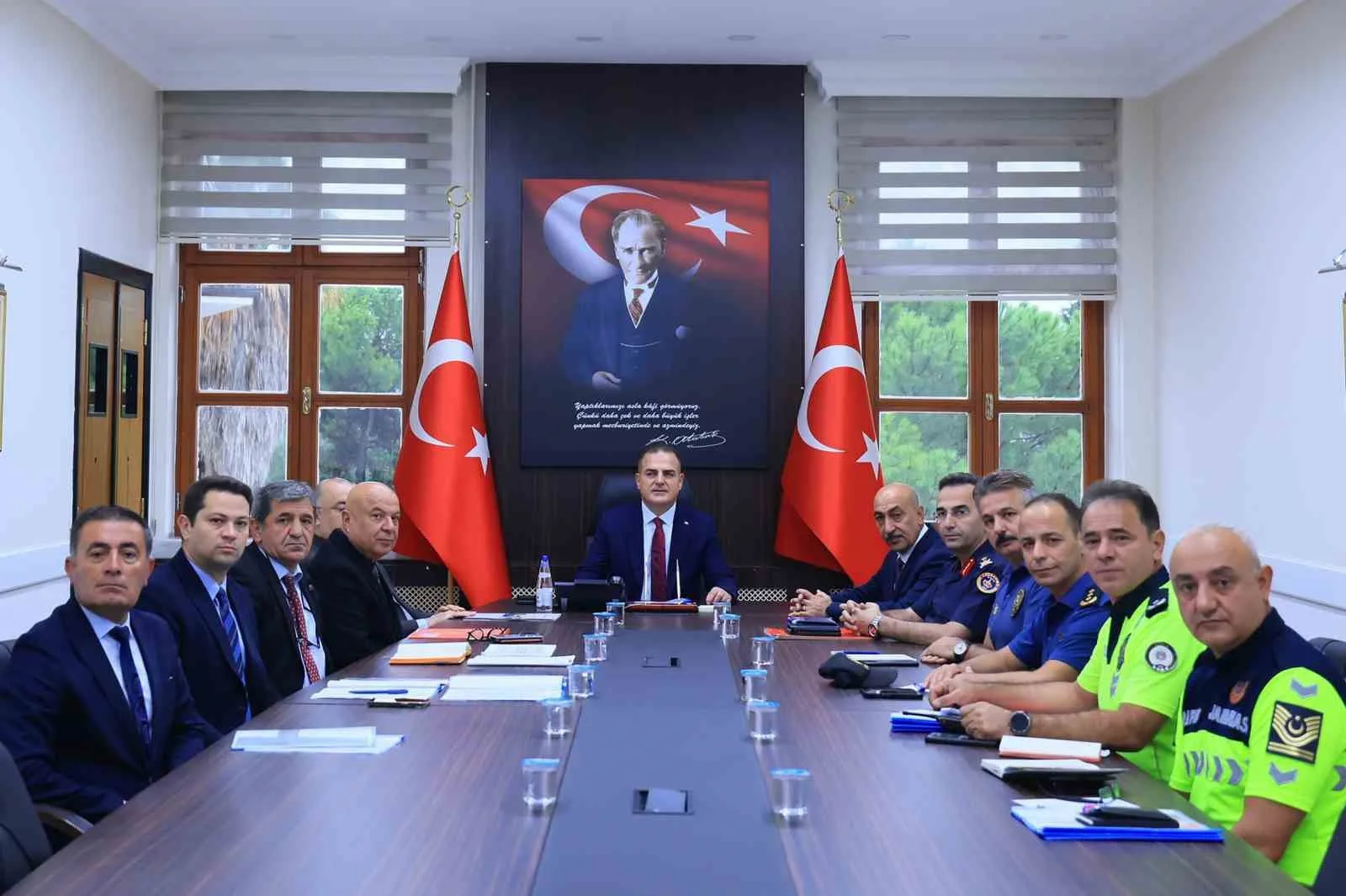 Karayollarında Trafik Güvenliği toplantısı Muğla Valisi Dr. İdris Akbıyık başkanlığında