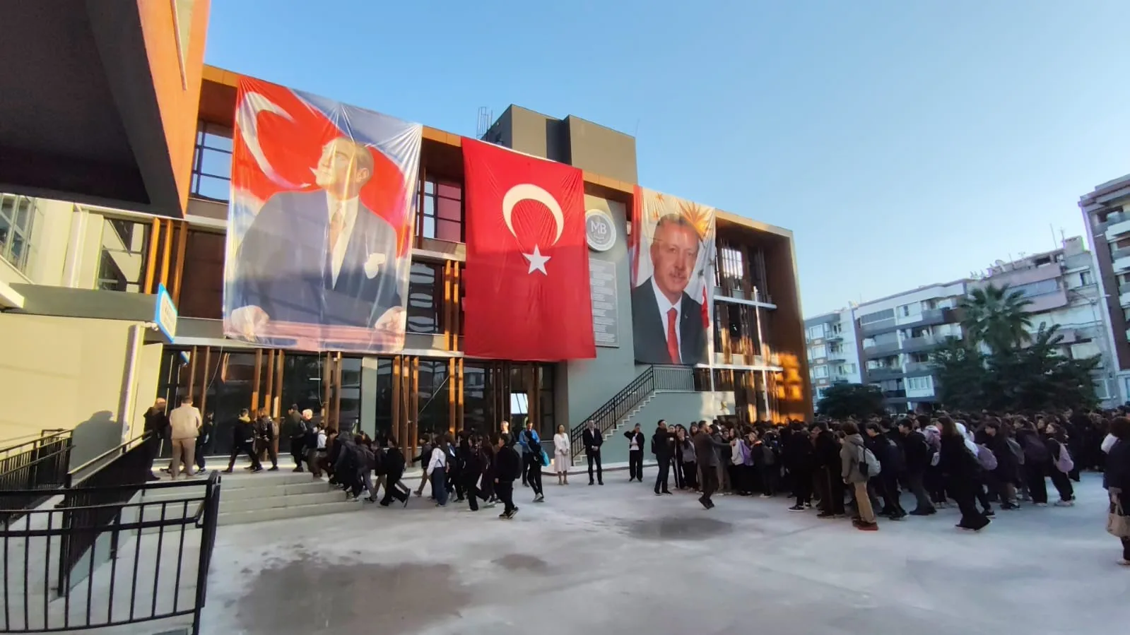 Manisa’nın Şehzadeler ilçesinde hayırsever iş insanı Mustafa Ali Bayer tarafından
