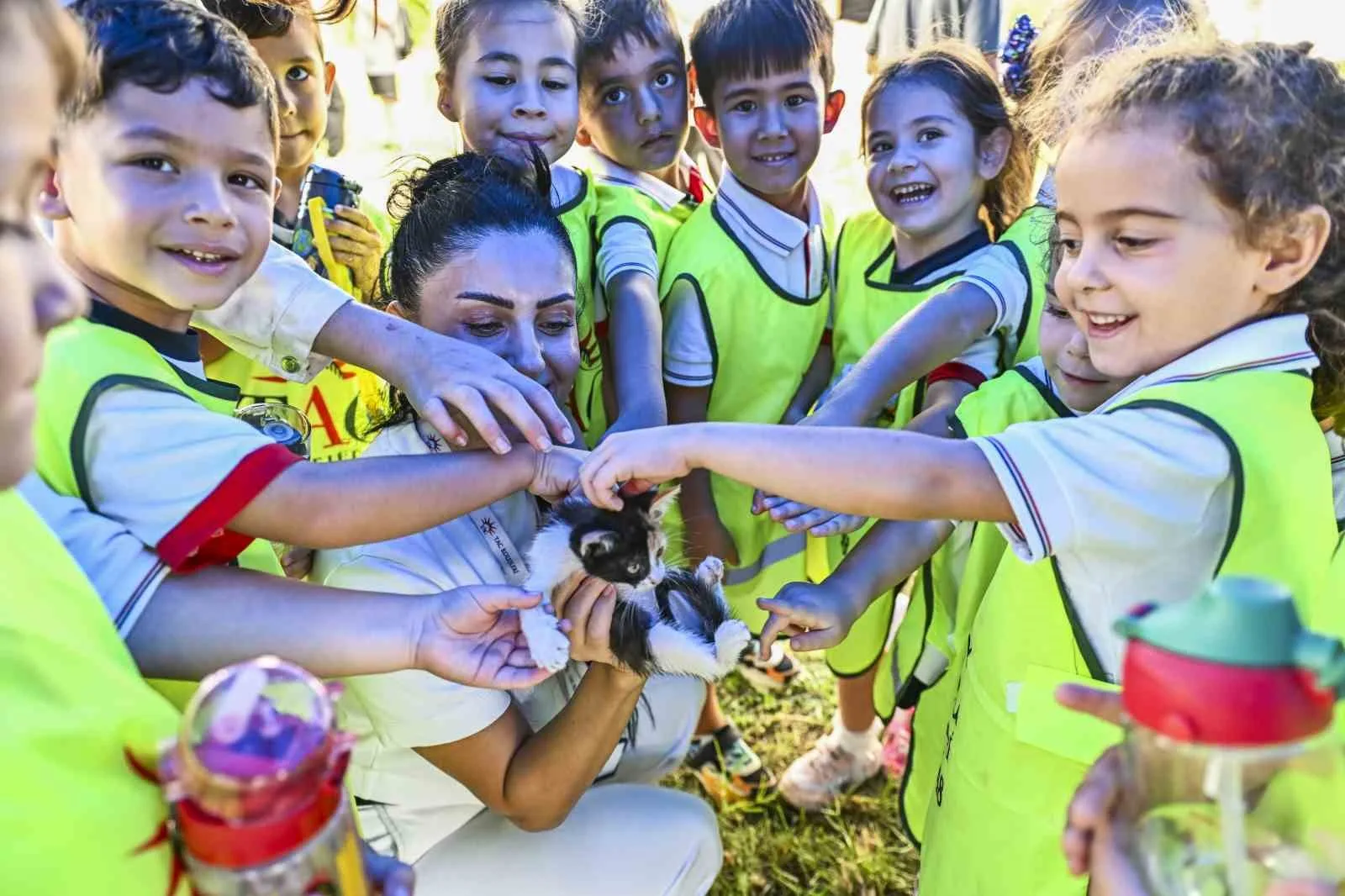 Antalya Muratpaşa Belediyesi, 4 Ekim Dünya Hayvanları Koruma Günü’nde geçici