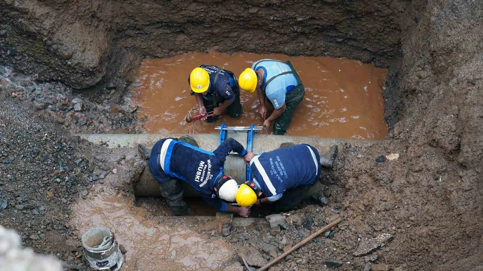 Muğla Büyükşehir Belediyesi Su ve Kanalizasyon İdaresi (MUSKİ) ekipleri, Fethiye’nin