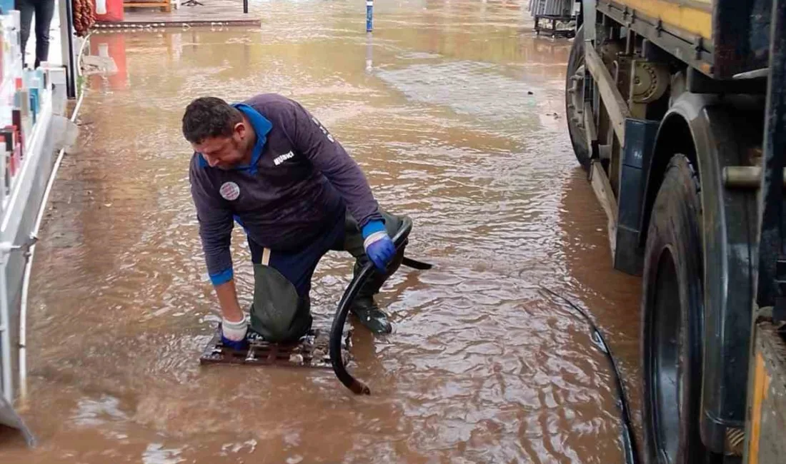 Muğla’da etkili olan sağanak yağış sonrası taşkın ve su baskınlarına