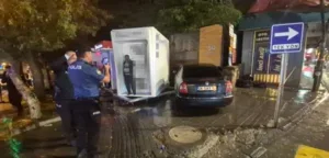 Muş’ta direksiyon başında sara nöbeti geçiren sürücü, otomobiliyle ATM’ye çarptı.