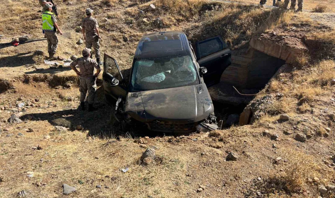 Muş’ta kontrolden çıkan otomobilin takla atarak şarampole uçması sonucu 3