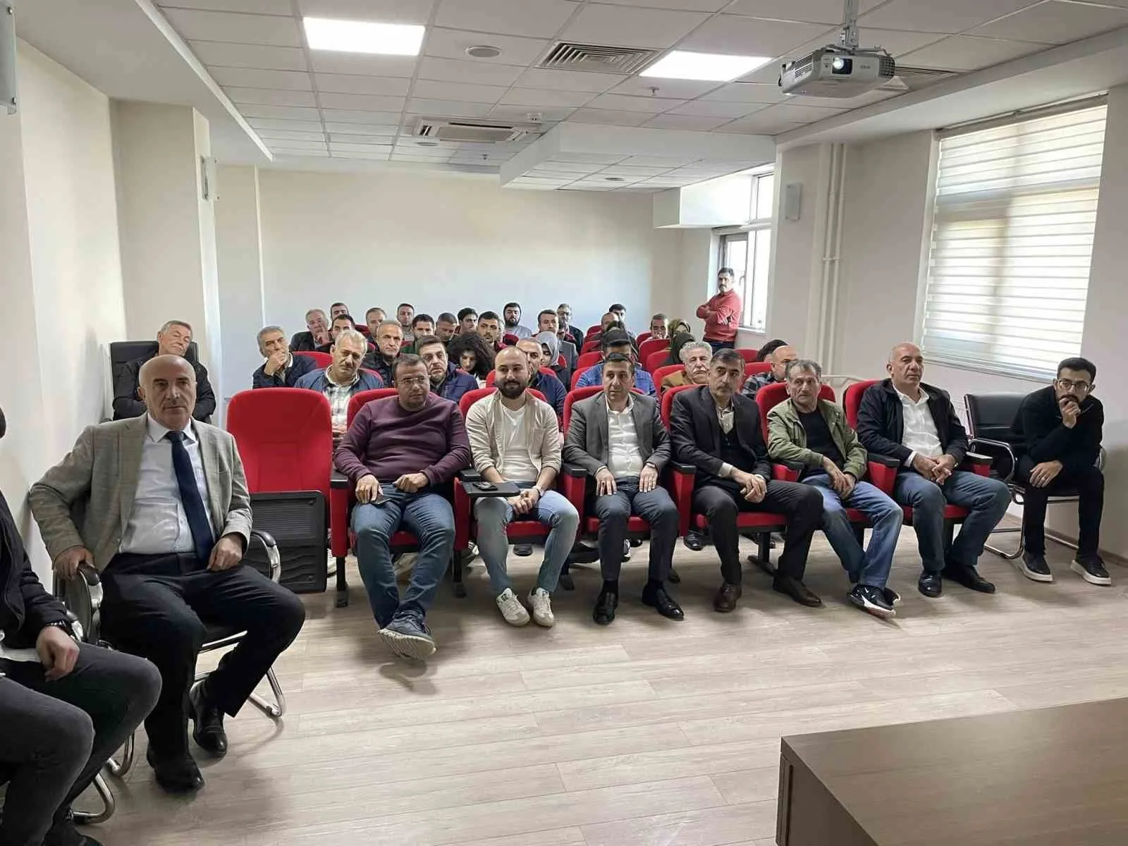 Muş İl Emniyet Müdürlüğü Narkotik Suçlarla Mücadele Şube Müdürlüğü ekipleri,