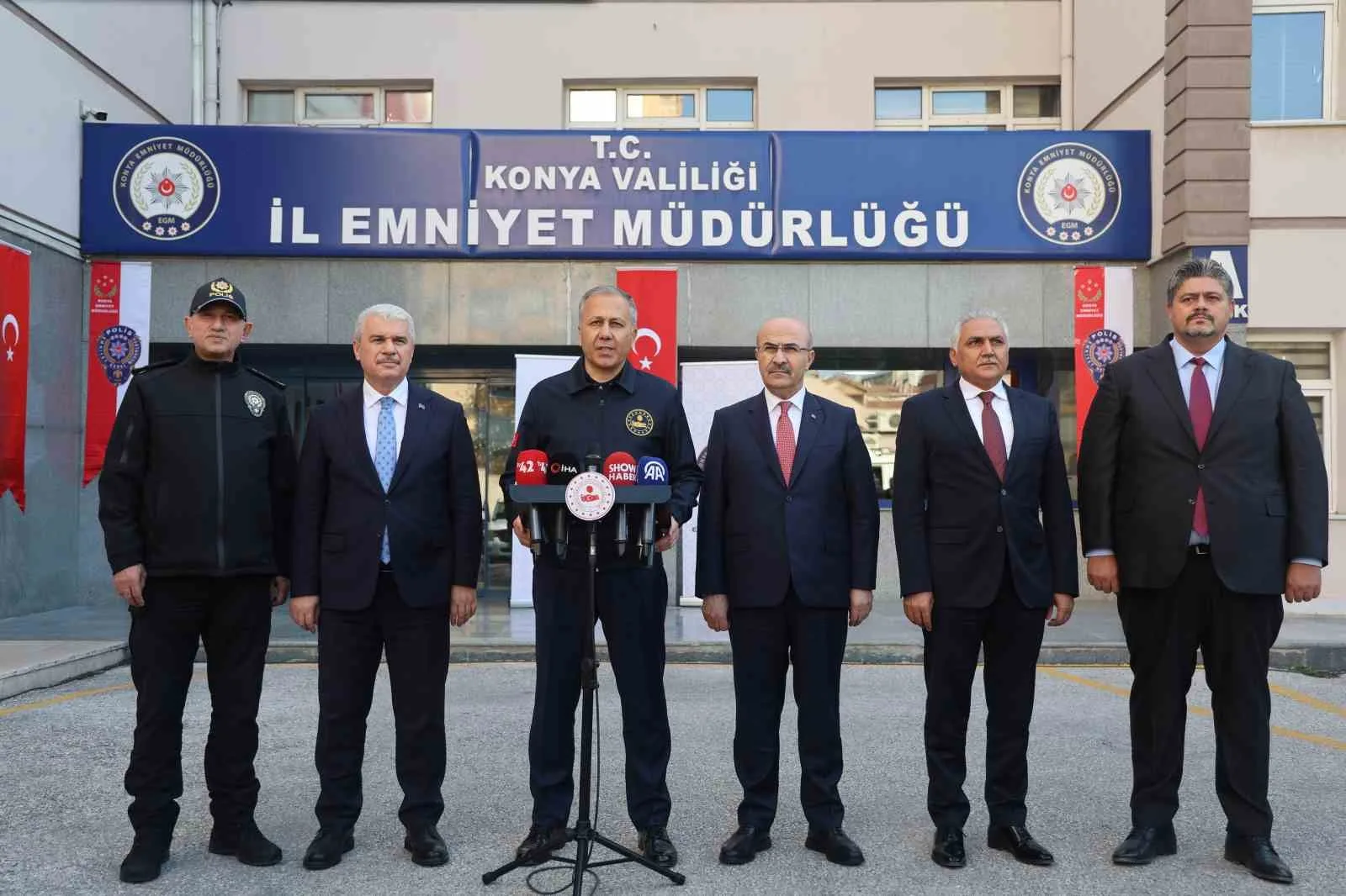 Konya merkezli 12 ilde 3 bin 319 polisin katıldığı “Narkokapan