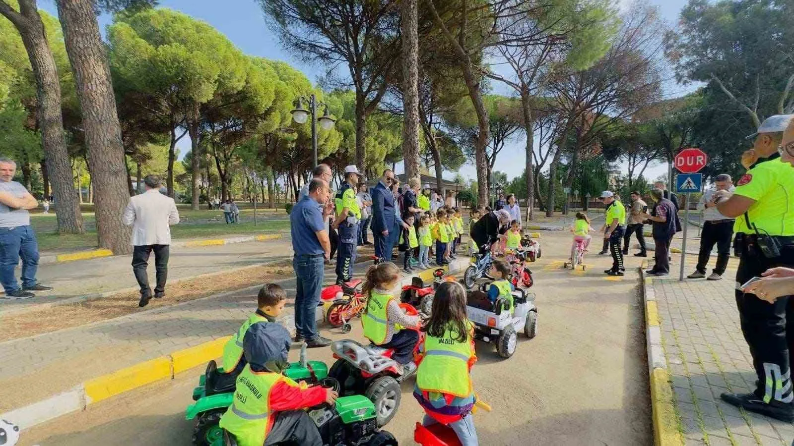 Aydın’ın Nazilli ilçesinde çocuklarda trafik bilincinin oluşturulması amacıyla trafik parkına