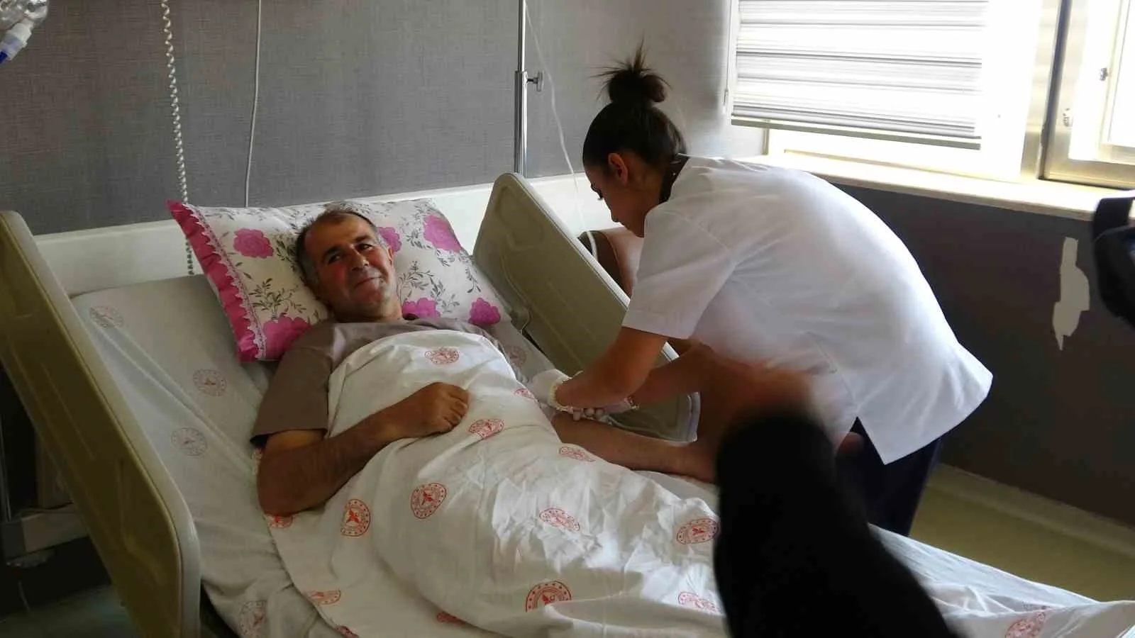 Van’ın Erciş ilçesinde nefes darlığı ve karnındaki şişlik şikayetiyle hastaneye