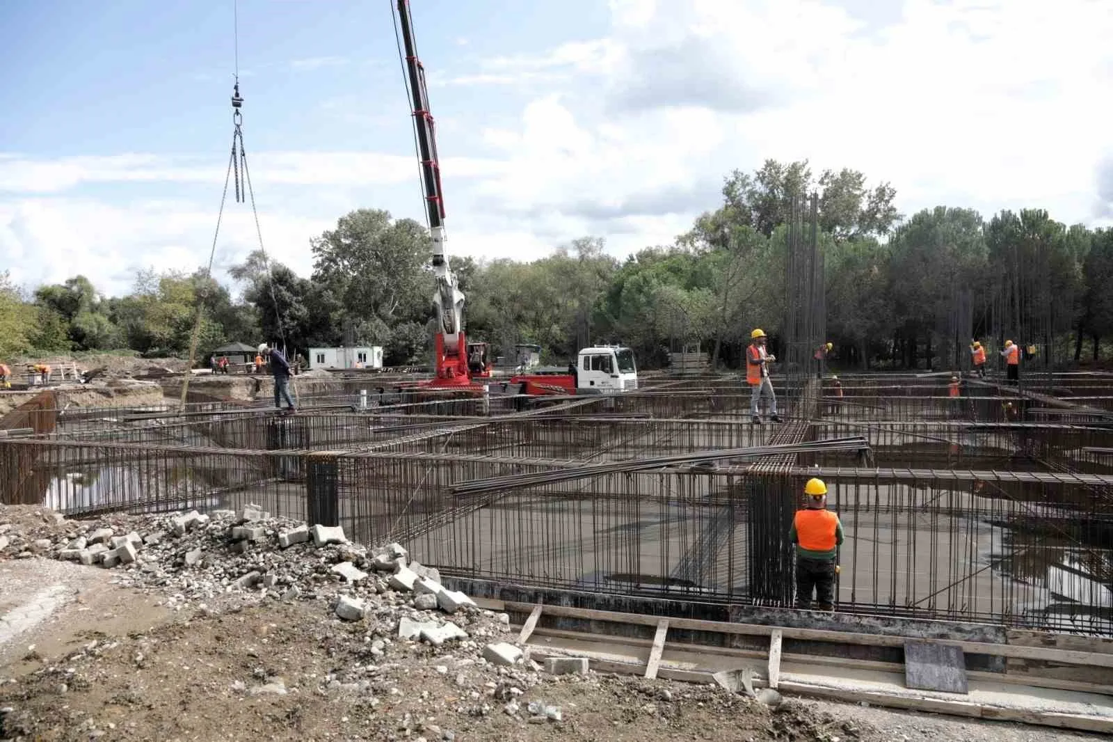 SUBÜ Teknoloji Geliştirme Bölgesi’nde konumlanacak Nehir Teknokent’in inşası başladı. Sakarya
