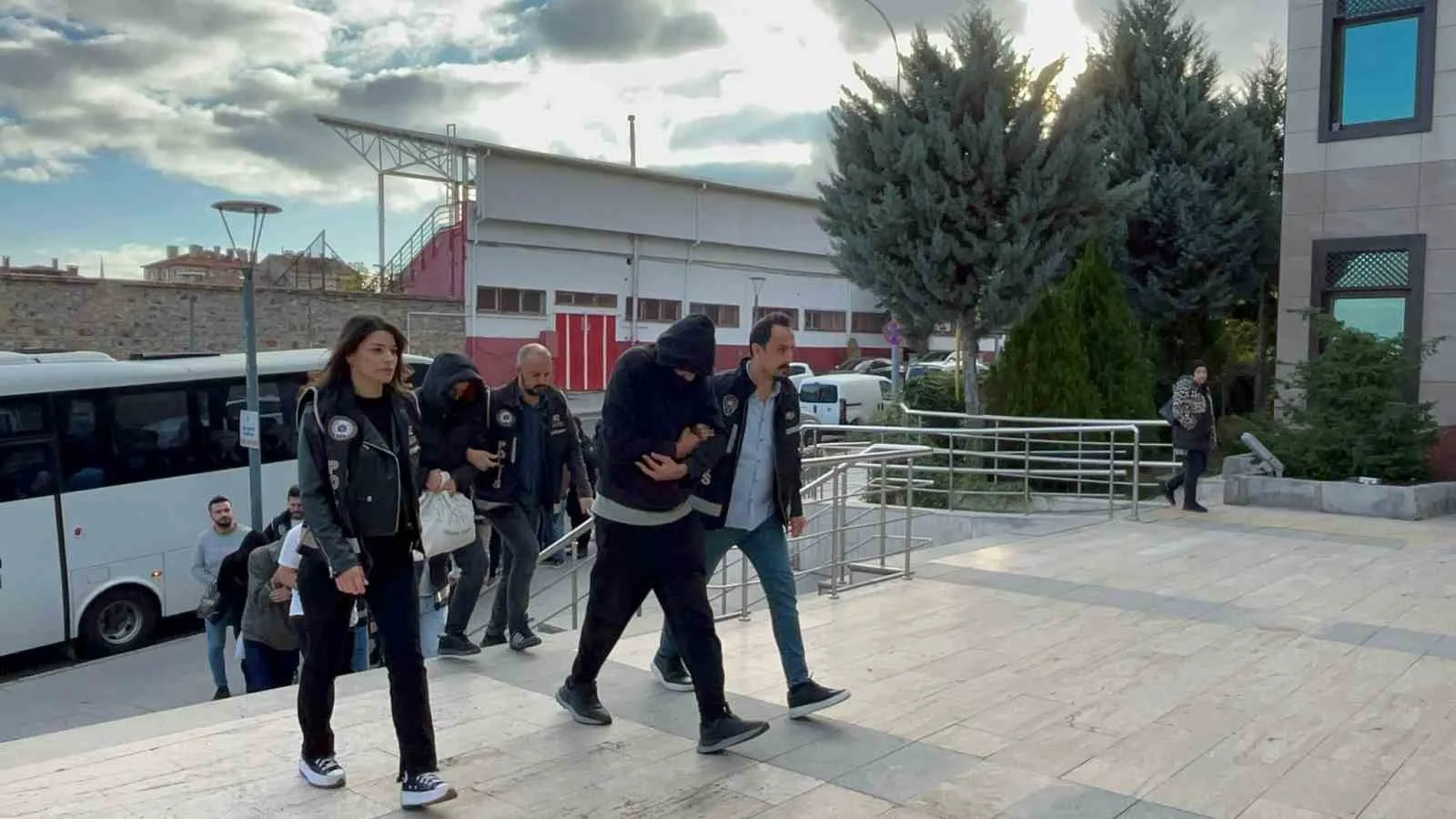 Nevşehir’de rüşvet ve usulsüzlük iddialarına yönelik yürütülen geniş kapsamlı operasyonda