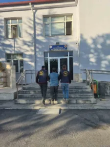Niğde İl Jandarma Komutanlığı ekipleri, aranan şahısların yakalanmasına yönelik gerçekleştirdikleri