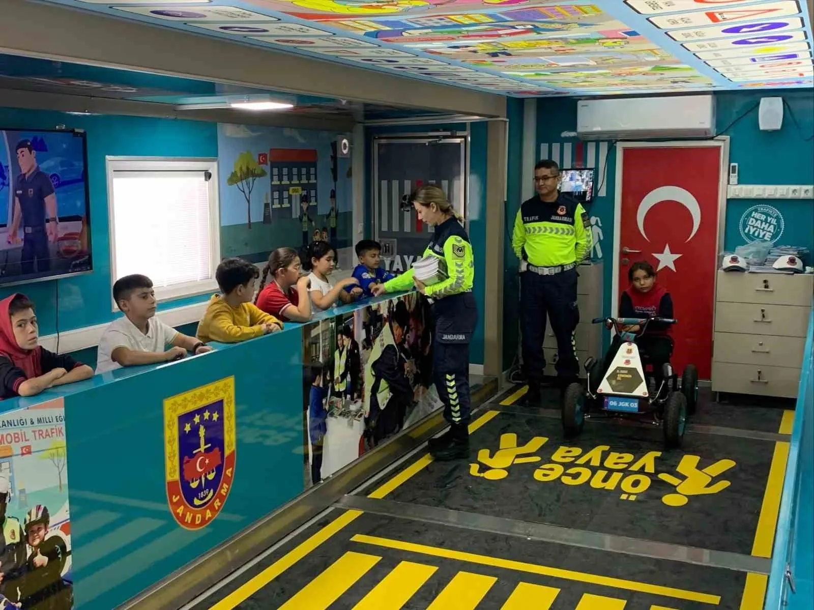 Niğde İl Jandarma Komutanlığı tarafından, trafik bilincinin artırılması ve güvenli