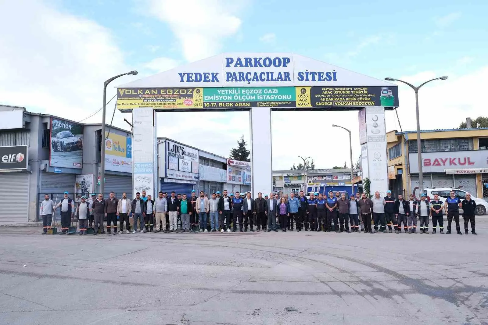 Nilüfer Belediyesi ekipleri, Bursa Beşevler Sanayi Sitesi’nde gerçekleştirdiği kapsamlı temizlik