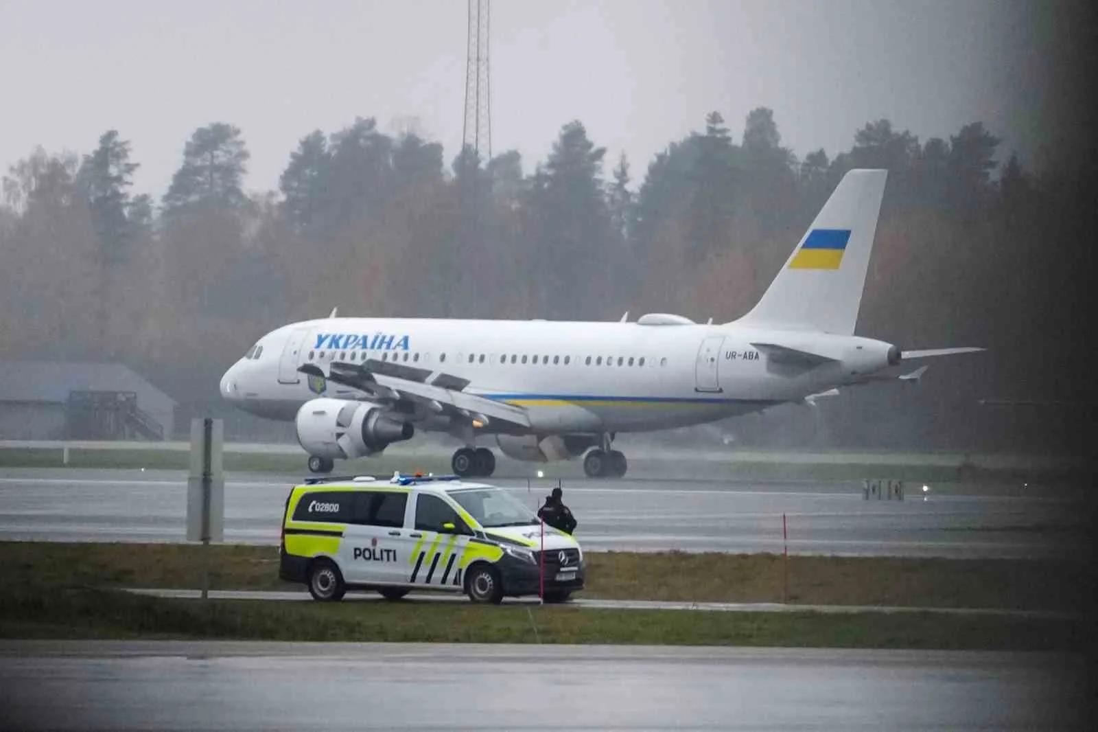 Ukrayna Devlet Başkanı Vladimir Zelenskiy Norveç’in başkenti Oslo’da Başbakan Jonas
