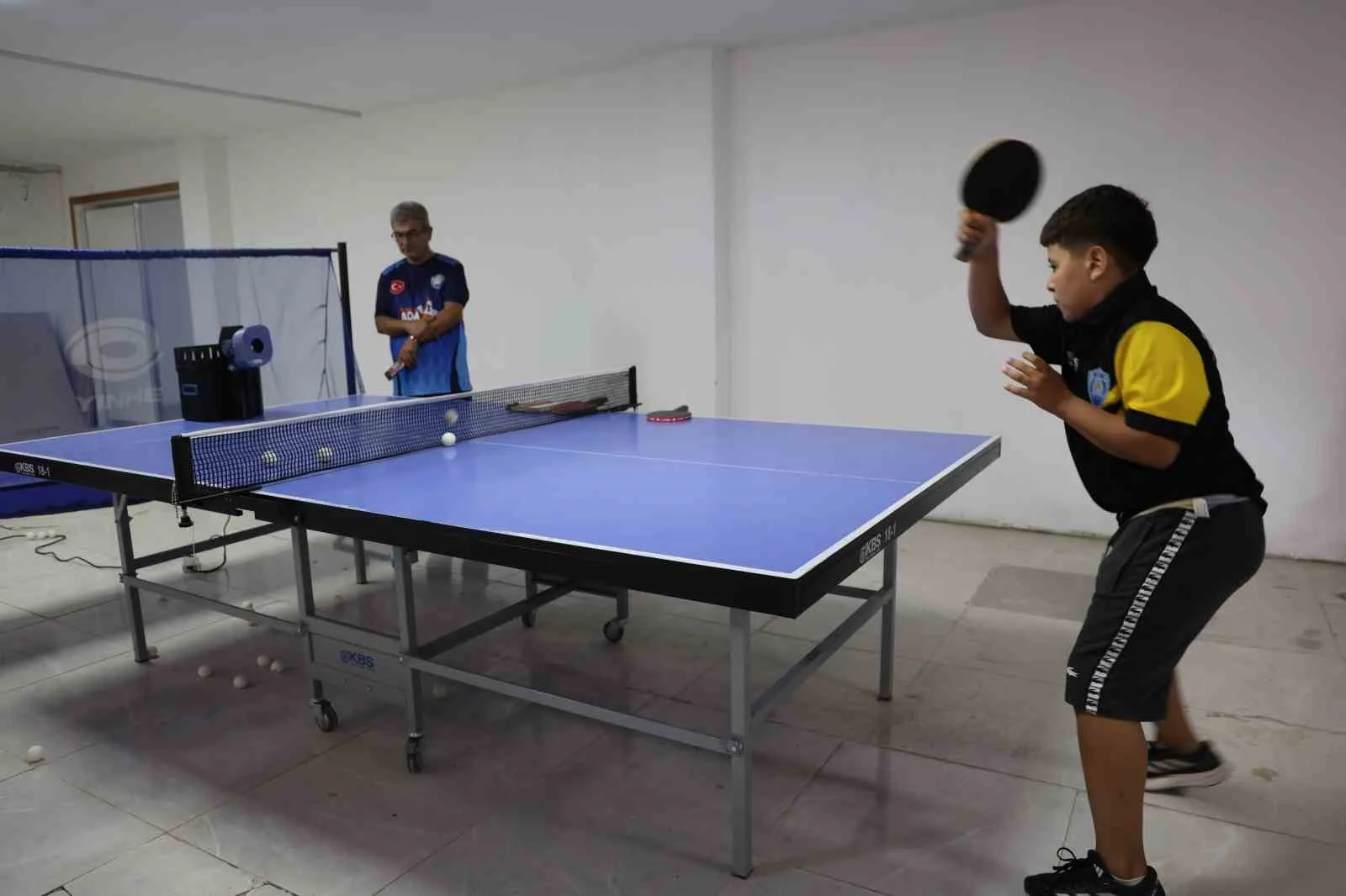 Adana’nın Kozan ilçesinde masa tenisine başlayan öğrenciler, spor sayesinde odaklanma