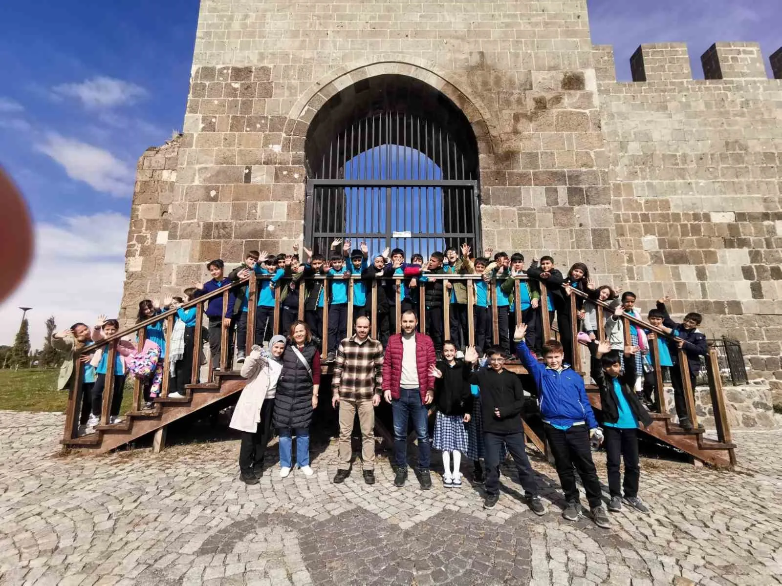 Erzurum Necip Fazıl Kısakürek İmam Hatip Ortaokulu öğrencilerine tarih ve