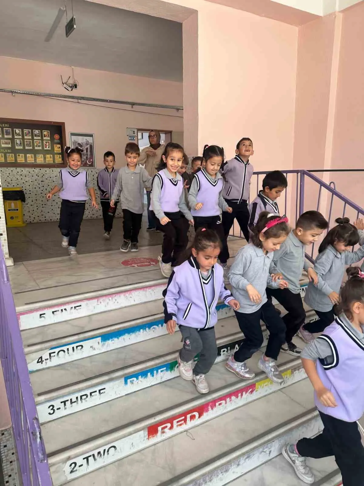 Afyonkarahisar’ın Şuhut ilçesinde Cumhuriyet İlkokulu’nda, “Yeşil Vatan-Benim Okulum Geleceğe Çare”