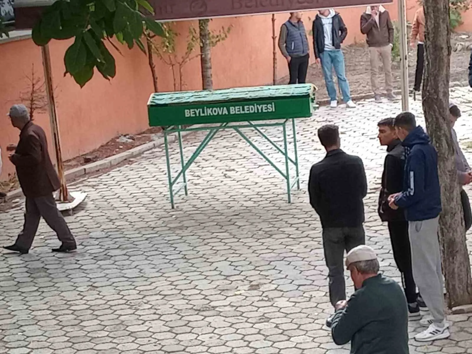 Eskişehir’in Beylikova ilçesinde, okulda teneffüste oynadığı esnada fenalaşarak hastaneye kaldırılan