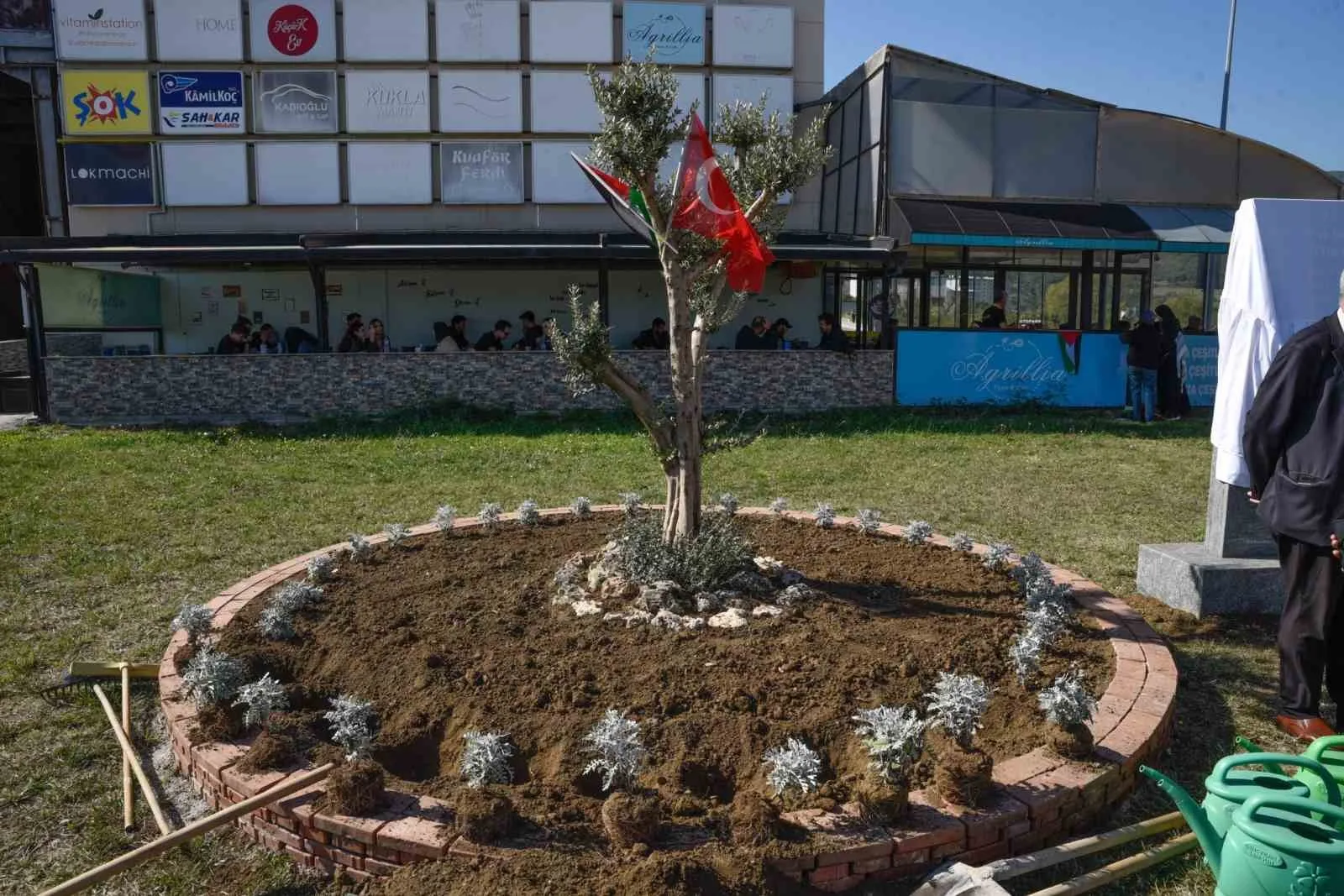 Ondokuz Mayıs Üniversitesi (OMÜ) Zeytin Dalı Öğrenci Topluluğu tarafından Filistin’de