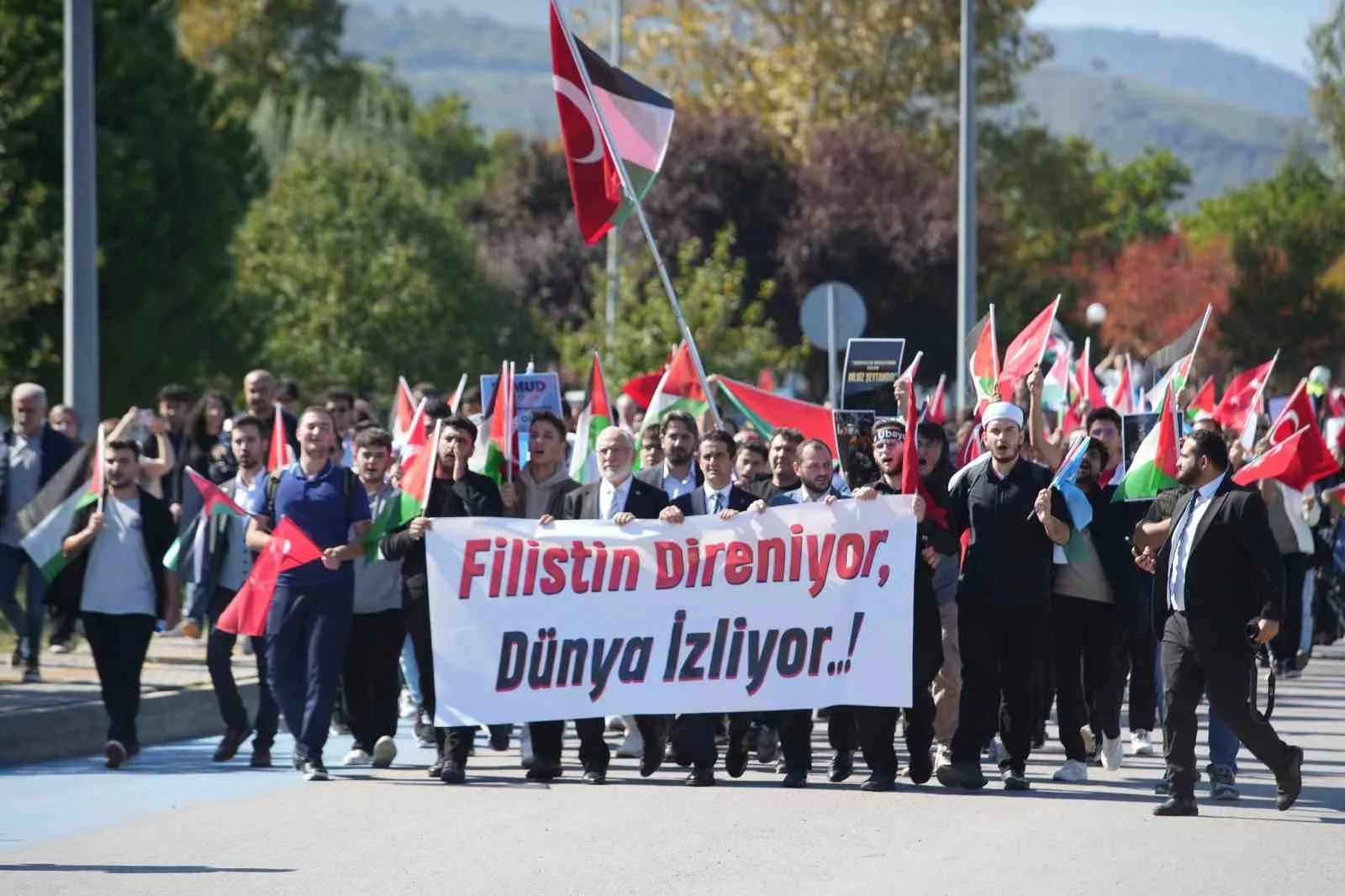 Ondokuz Mayıs Üniversitesi (OMÜ) öğrencileri ve akademisyenleri, İsrail’in Gazze’ye insani