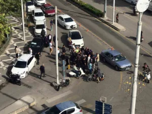 Şanlıurfa’nın Haliliye ilçesinde yolun karşı tarafına geçmeye çalışan 14 yaşındaki