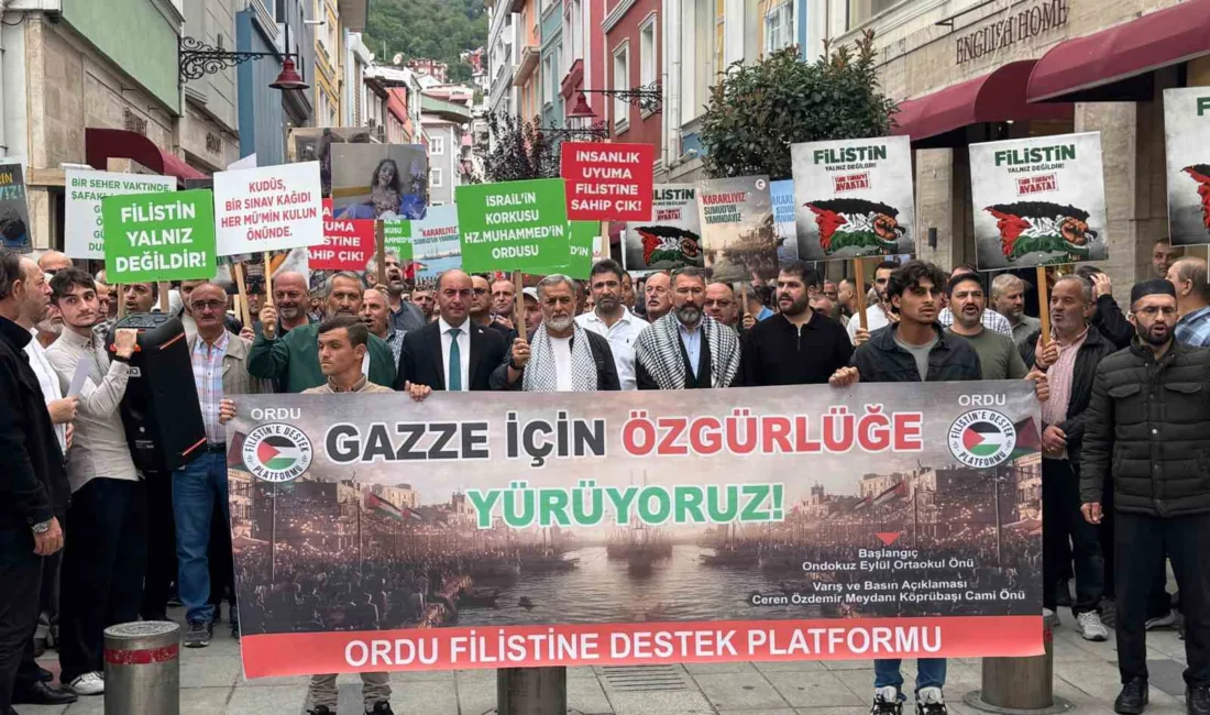 Ordu’da, sivil toplum kuruluşu üyeleri ve çok sayıda vatandaş, pankartlar