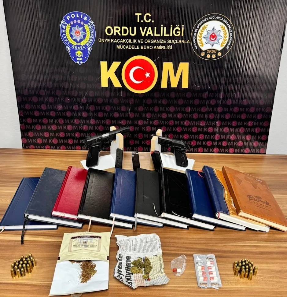 Ordu’da polis ekipleri tarafından düzenlenen kaçakçılık operasyonunda yakalanan 2 şüpheli,