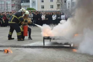 Ordu’nun Ünye ilçesinde, ’Yeşil Vatan-Benim Okulum Geleceğe Çare’ projesi kapsamında