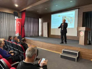 Eskişehir’de bulunan Gülay Kanatlı Ortaokulu’nda ’Bilge Aileden Bilinçli Topluma’ projesi