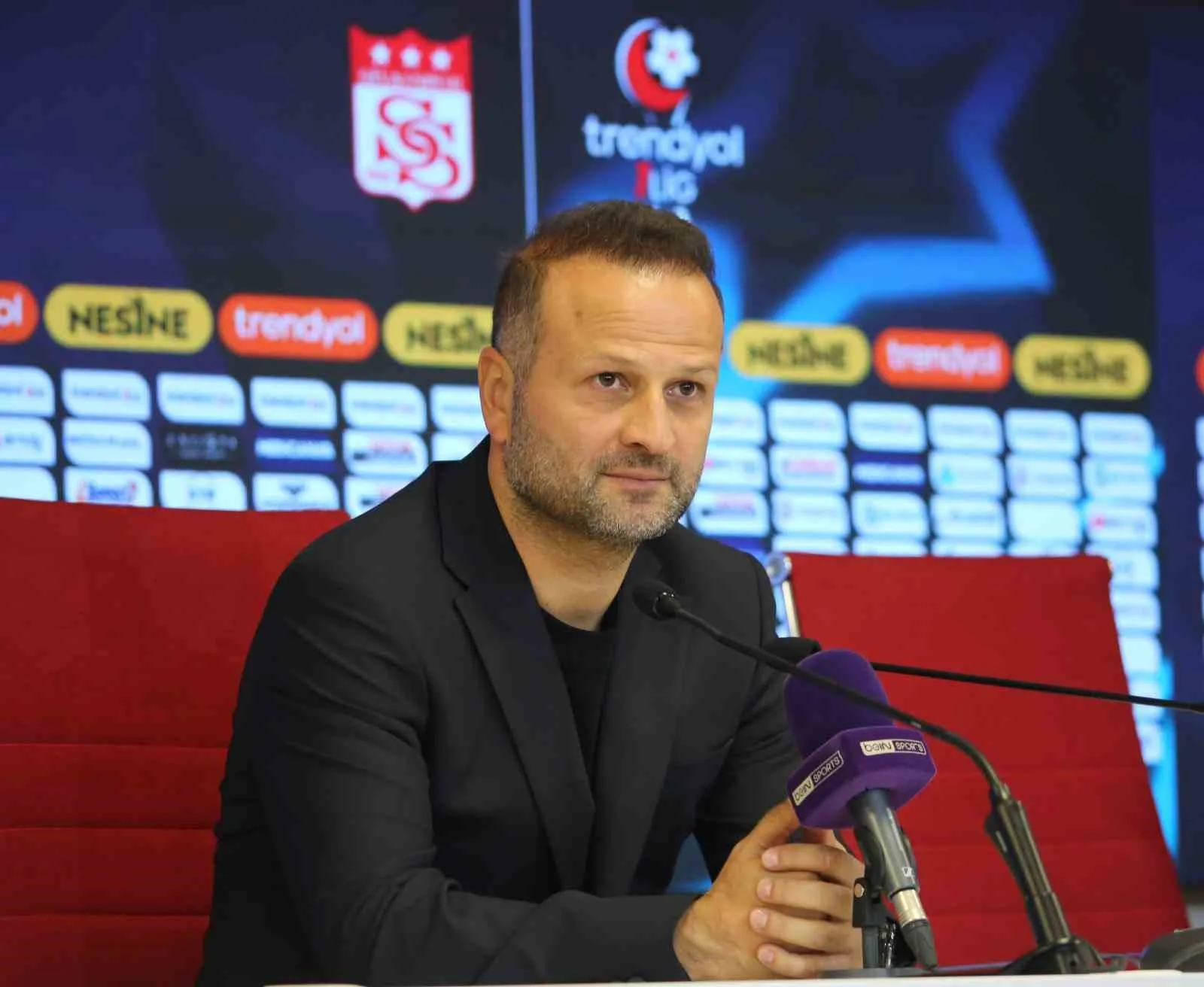 Özbelsan Sivasspor Teknik Direktörü Osman Zeki Korkmaz, hakemlerin bazı kasıtları