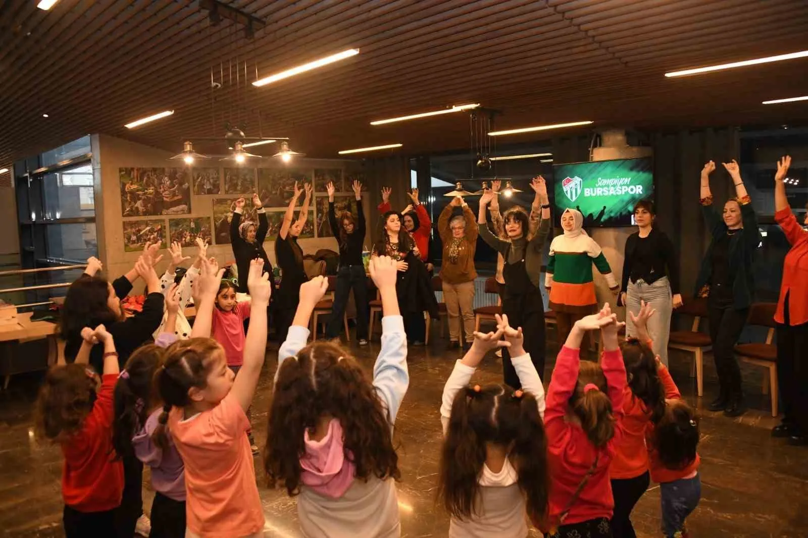 Osmangazi Belediyesi, kız çocuklarının hayallerine dokunmak, özgüvenlerini desteklemek ve toplumsal