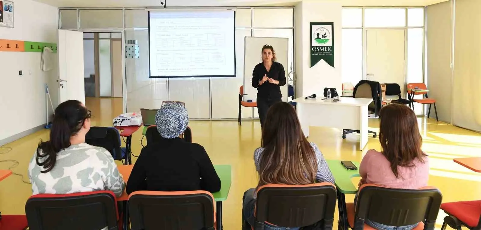 Osmangazi Belediyesi Meslek Edindirme Kursları, (OSMEK) 2025-2026 dönemi kursları başladı.