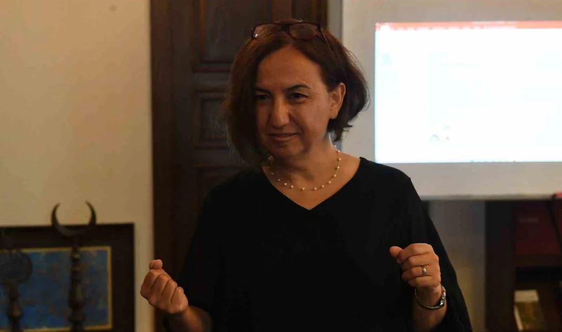 Osmangazi Belediyesi’nin velilere yönelik düzenlediği Yetişkinlerle Çocuk Kitaplarına Bakış Atölyesi’nin