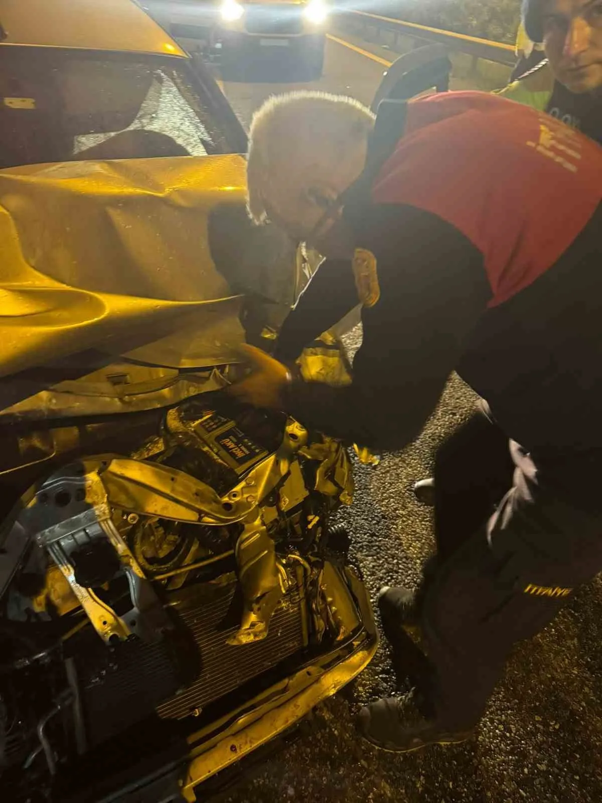 Osmaniye’nin Düziçi ilçesinde otomobilin bariyerlere çarpıp takla attığı kazada 1