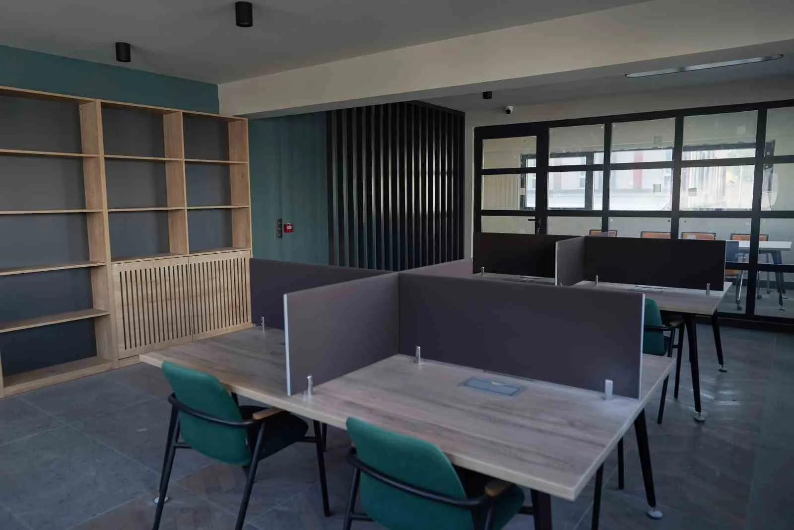 İlçenin eğitim, sosyal ve kültürel hayatını canlandıracak birçok önemli projeye