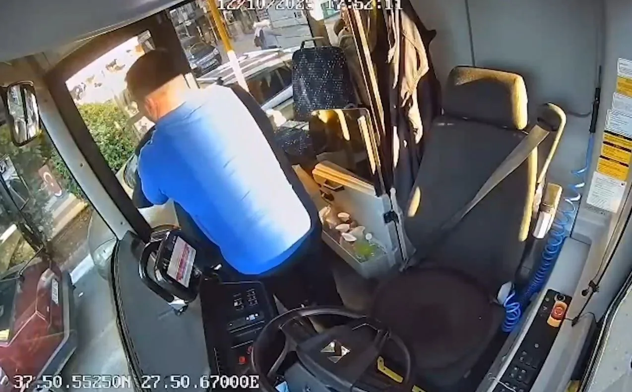 Aydın Büyükşehir Belediyesi’ne ait halk otobüsünde fenalaşan bir yolcuya otobüs