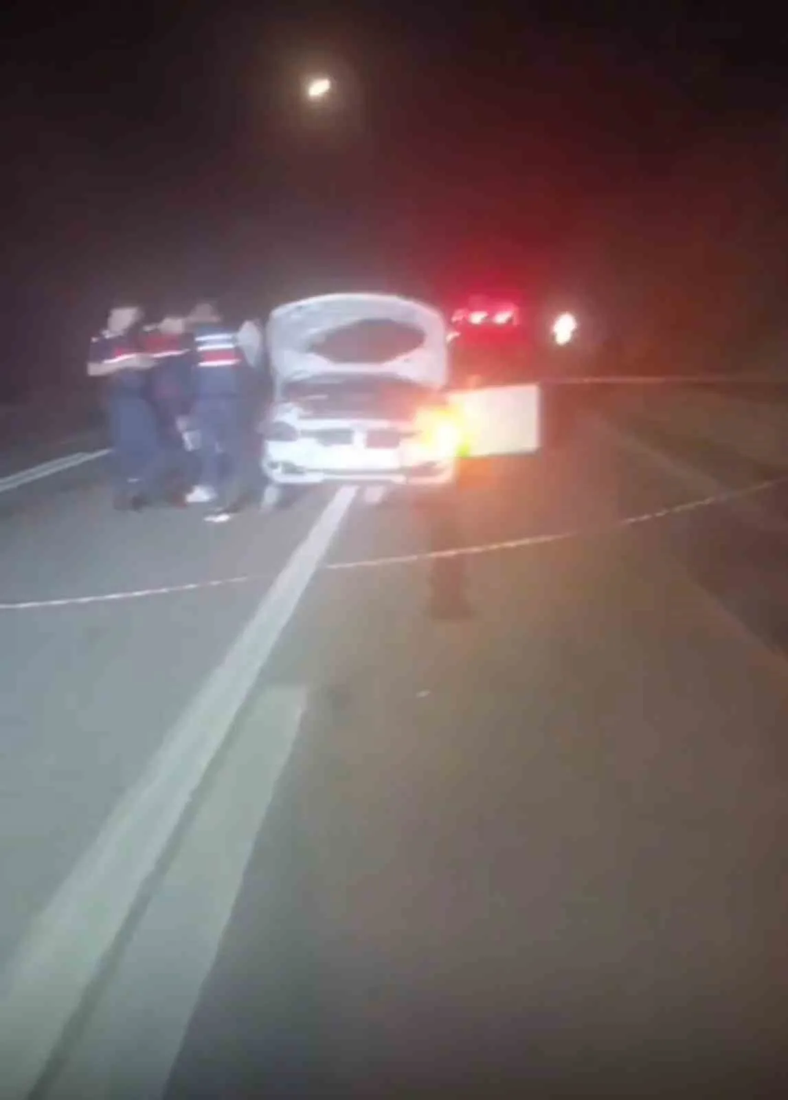 Mersin’in Çamlıyayla ilçesinde otomobilin park halindeki kamyona çarpması sonucu meydana