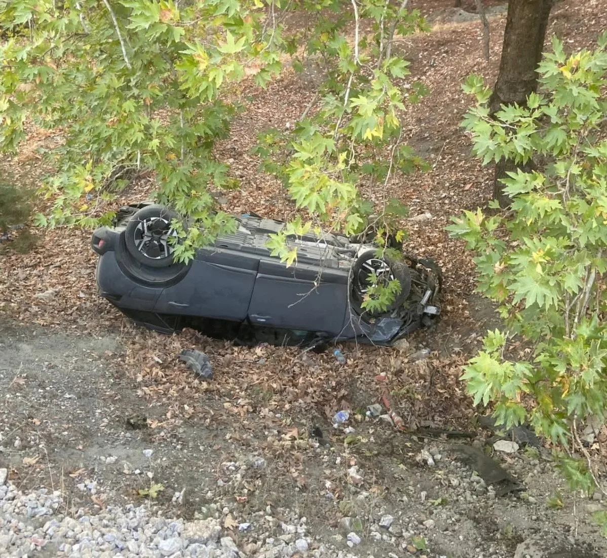 Adıyaman’ın Gölbaşı ilçesinde otomobilin şarampole yuvarlanması sonucu 1 kişi yaralandı.