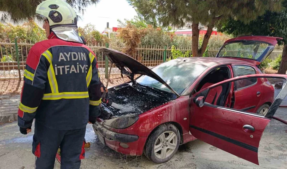 Aydın’ın Efeler ilçesinde seyir halindeki otomobilin motor bölümünde çıkan yangın,