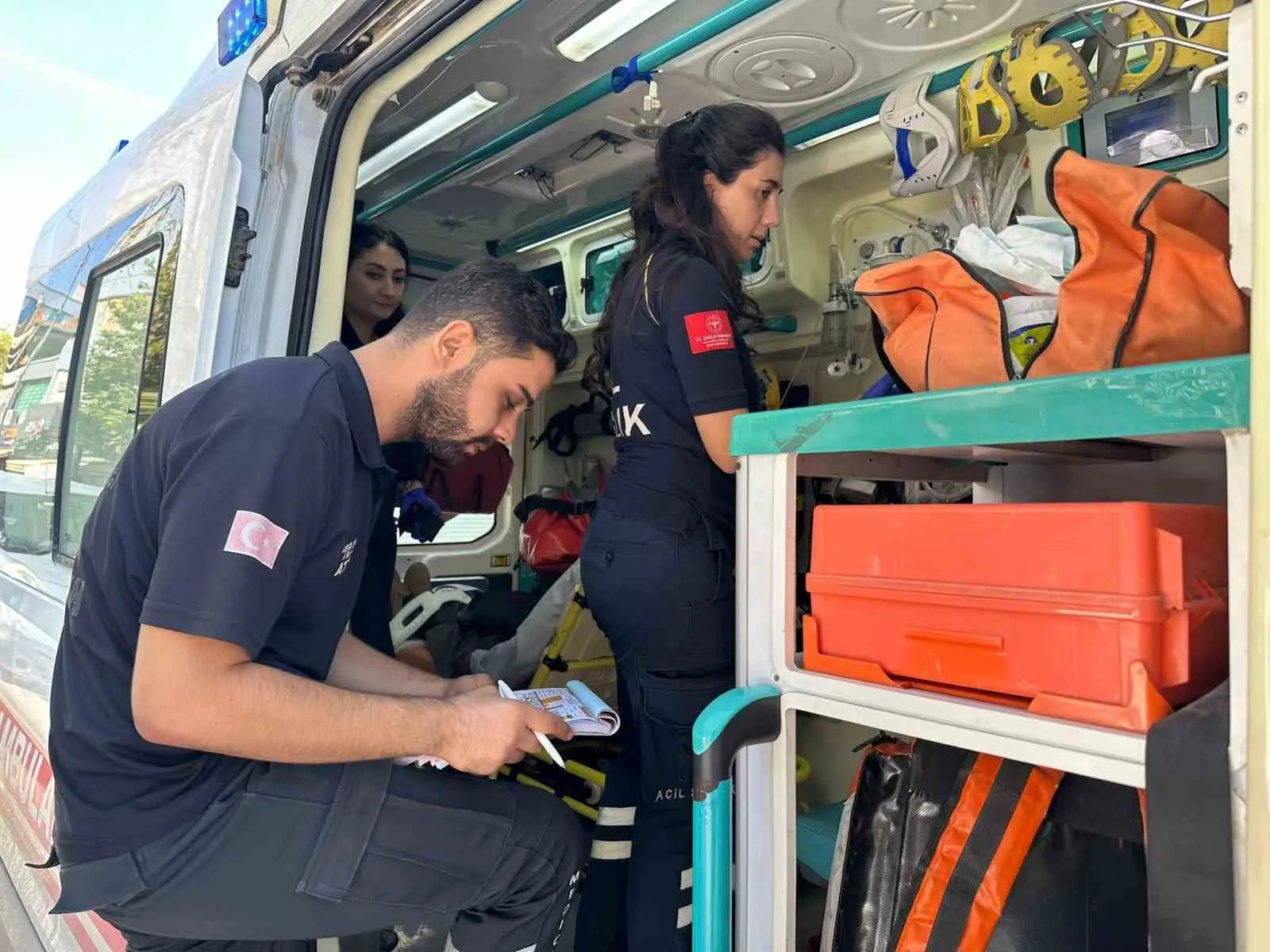 Adıyaman’da, yolun karşı tarafına geçmeye çalışan yaya, otomobilin çarpması sonucu