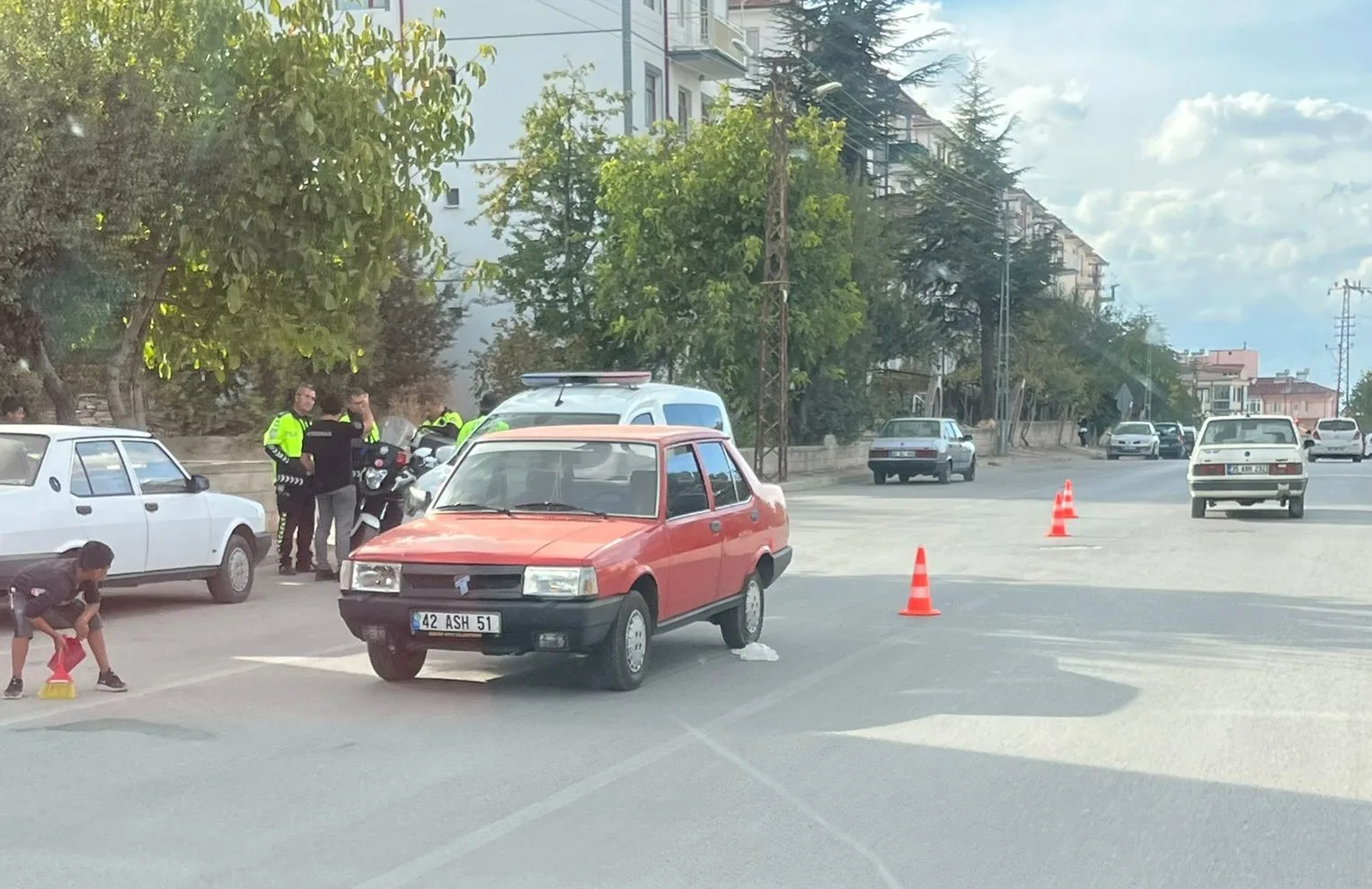 Konya’nın Beyşehir ilçesinde yolun karşısına geçerken otomobilin çarptığı 8 yaşındaki