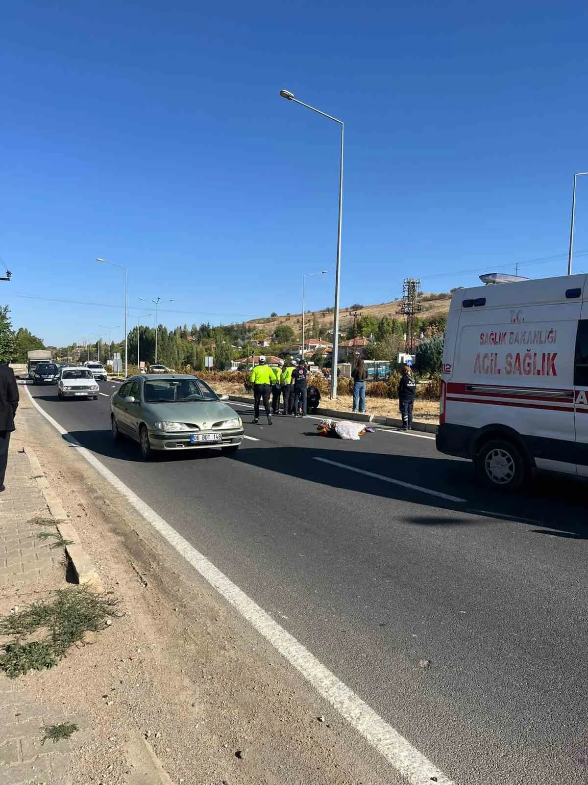 Kırşehir’de karşıdan karşıya geçmeye çalışan kadın, otomobilin çarpması sonucu hayatını