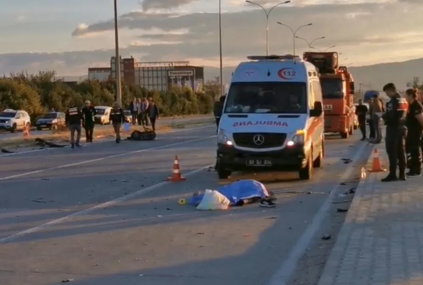 Afyonkarahisar’da otomobil ile motosikletin çarpışması sonucu yaşanan trafik kazasında 1