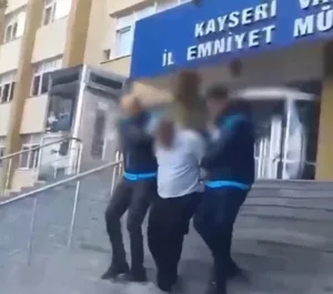 Kayseri’nin Hacılar ilçesinde cami çıkışı evlerinin önünde av tüfeğiyle öldürülen