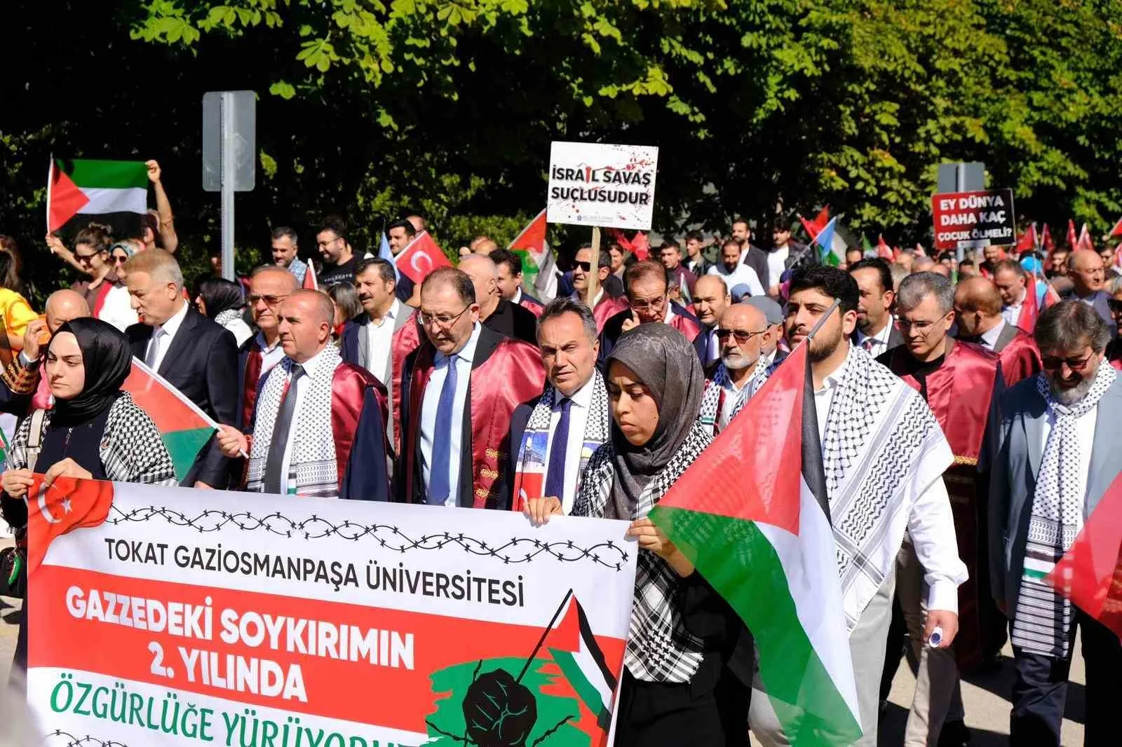 Tokat Gaziosmanpaşa Üniversitesi öğrencileri ve akademisyenleri, Gazze’deki soykırımın 2’nci yılı