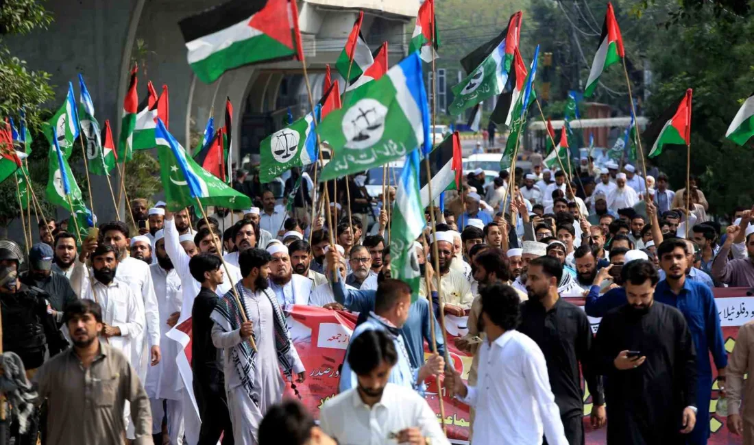 Pakistan genelinde düzenlenen protestolarda İsrail güçlerinin Gazze‘ye uygulanan ablukayı kırmak