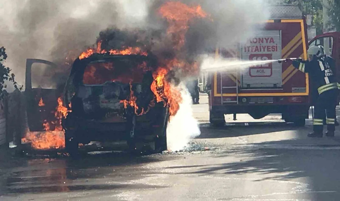 Konya’nın Ereğli ilçesinde park halindeki ticari taksi alev alev yandı.