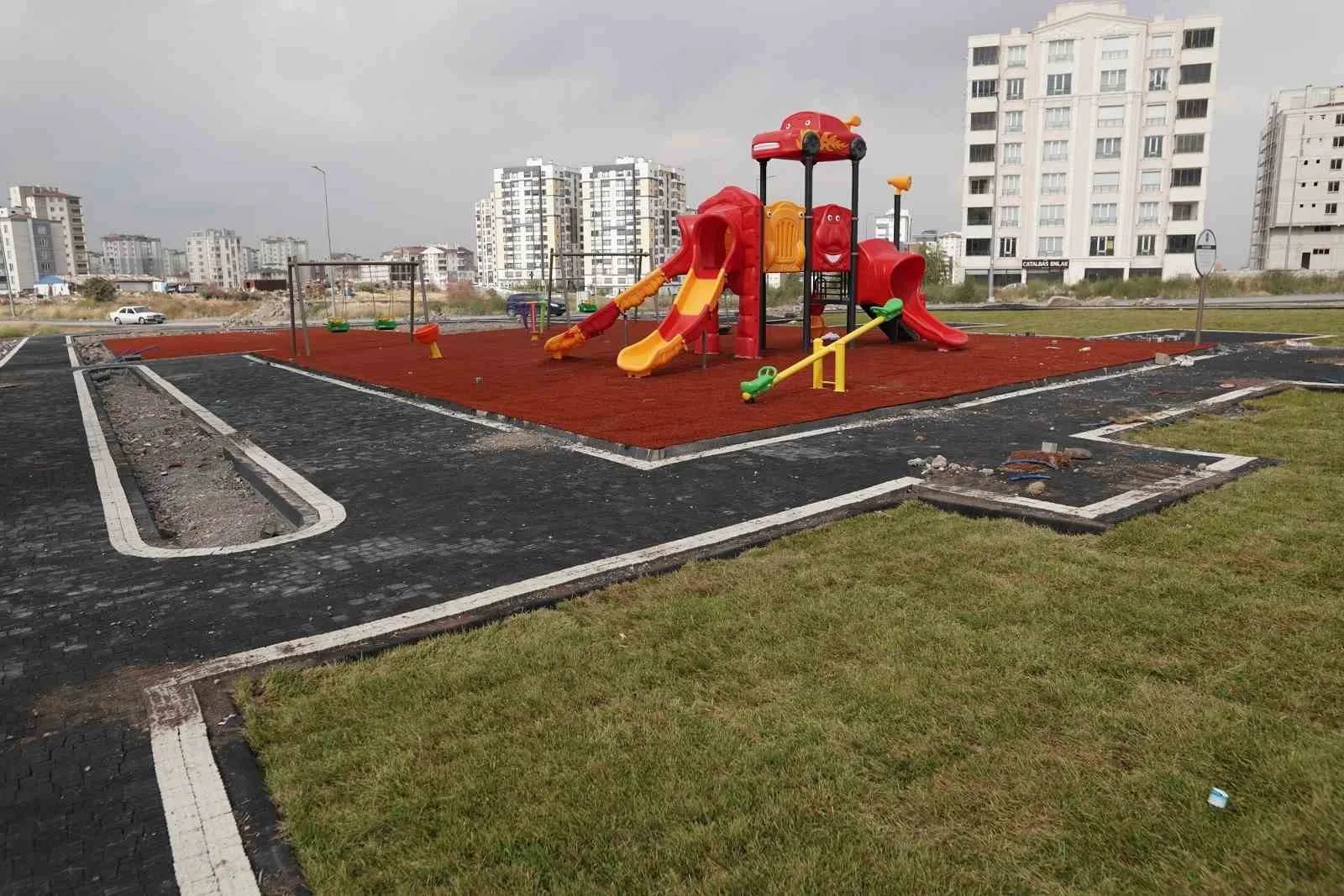 Yeşil alan ve park yapımında başarılı çalışmalar gerçekleştiren Melikgazi Belediyesi,